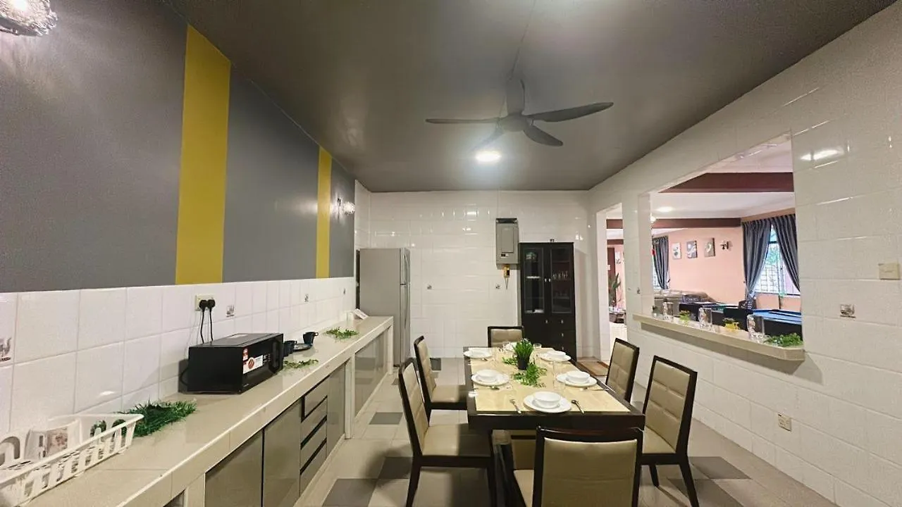 B04 Modern Deluxe Homestay Johor Bahru 0*,  Malajzia